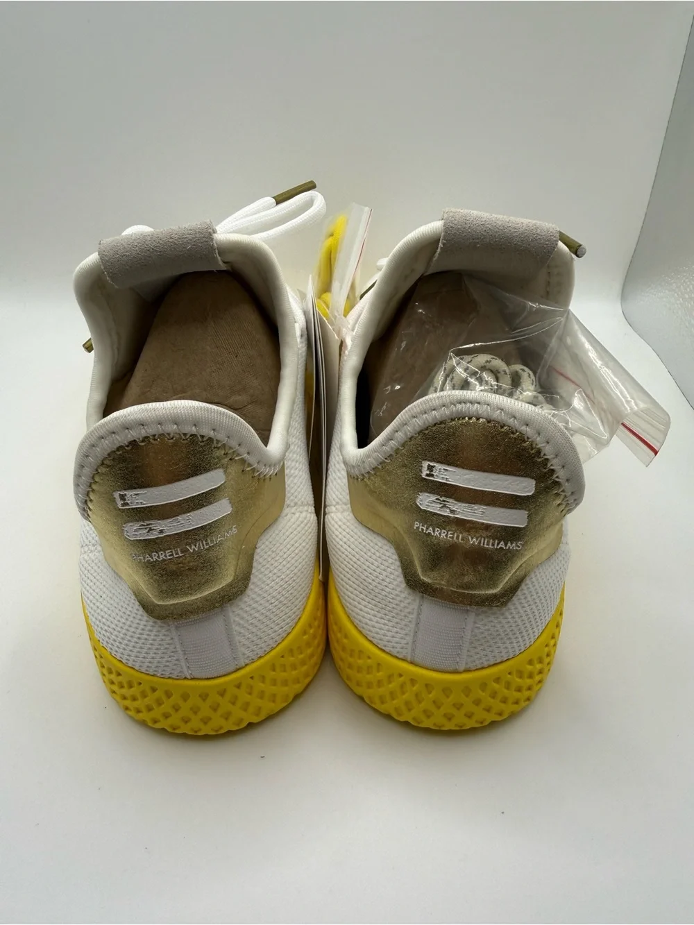 Pharrell x Adidas Tennis Hu white/yellow - size 6 (No box)